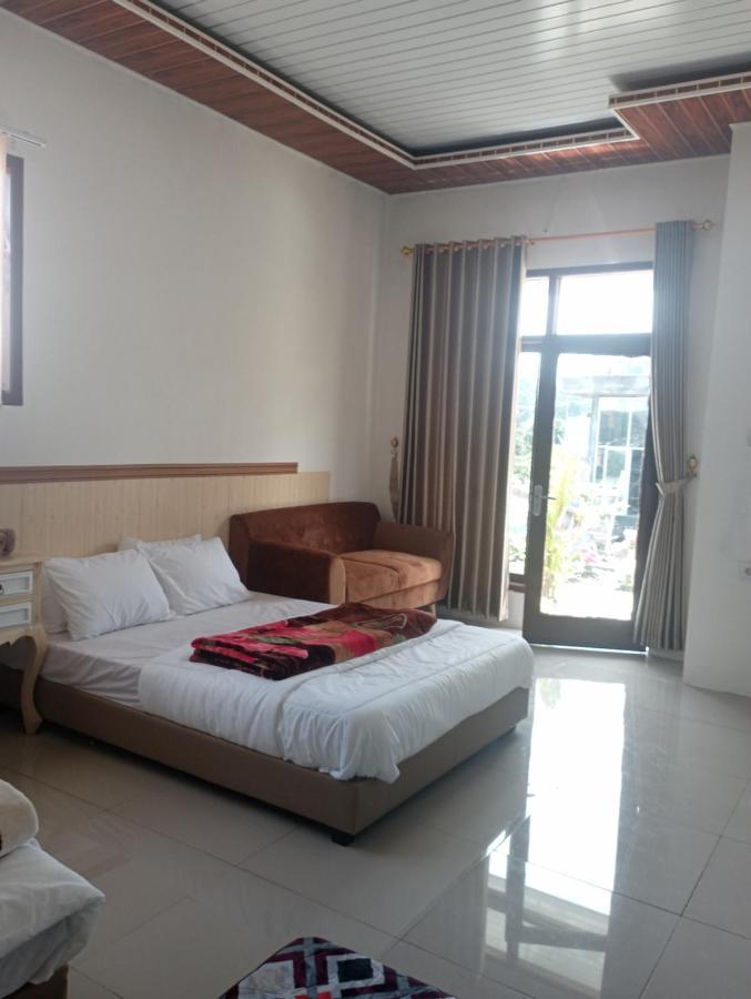Villa Madinna Dieng Diyeng ภายนอก รูปภาพ